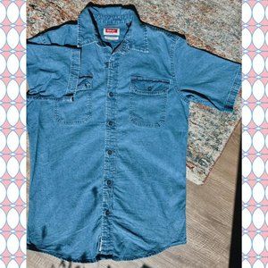 Vintage retro Mens wrangler button up denim short sleeve shirt with pockets